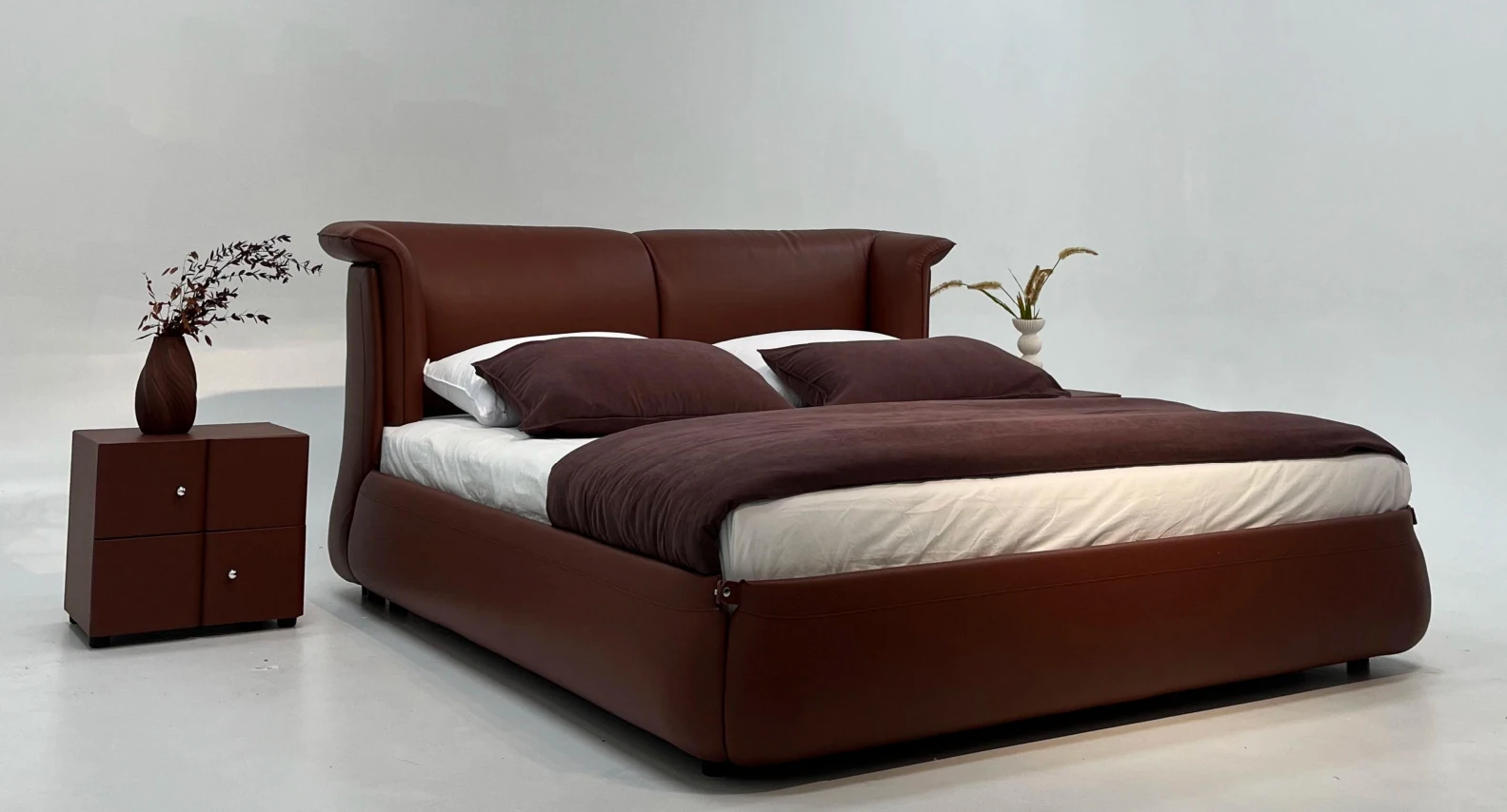 2537 Upholstered Bed