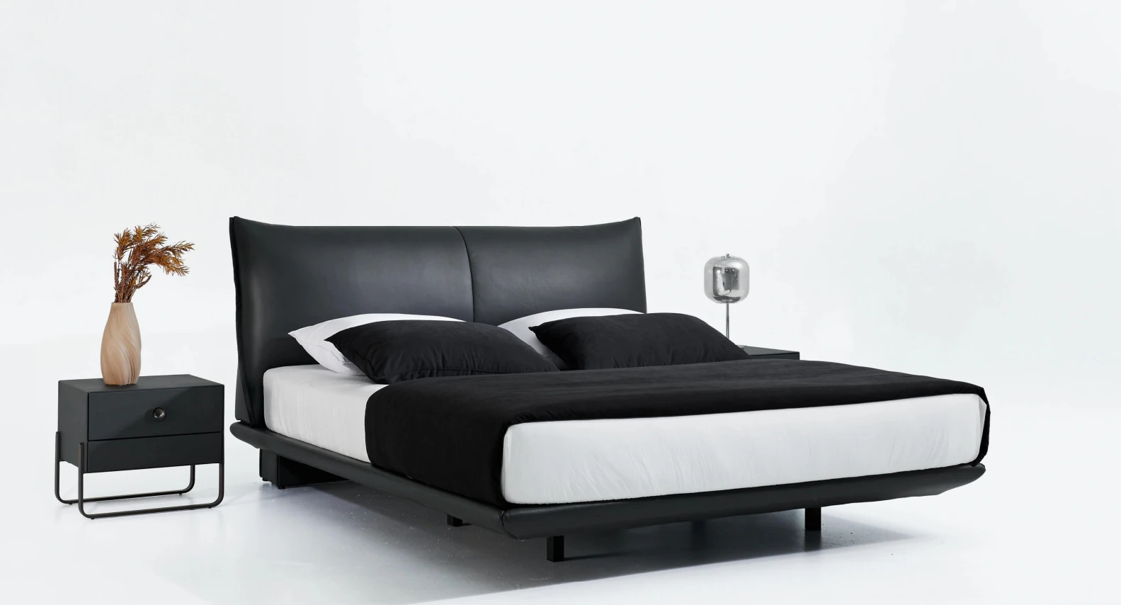 2531 Upholstered Bed