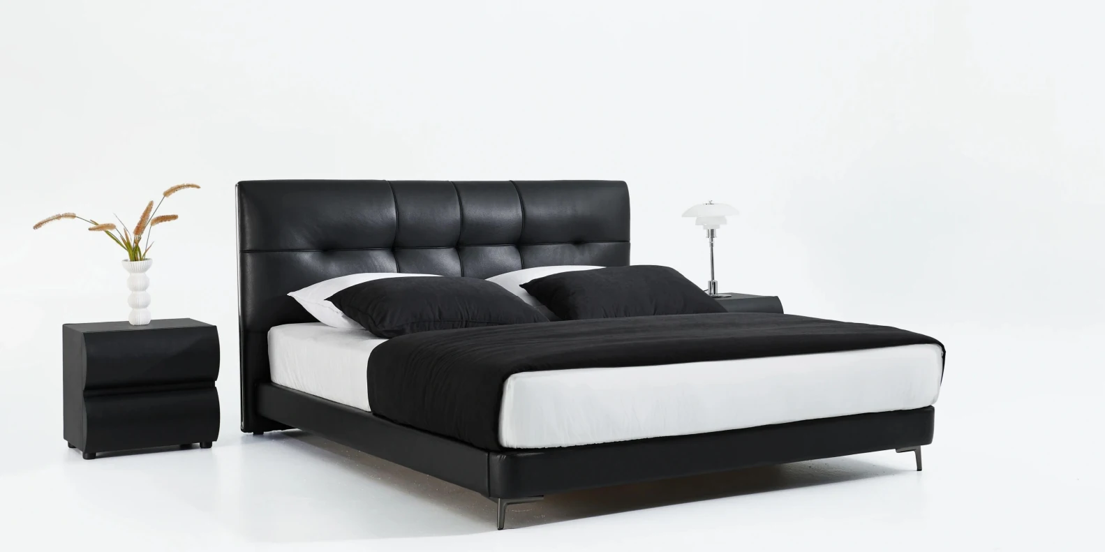 2538 Upholstered Bed